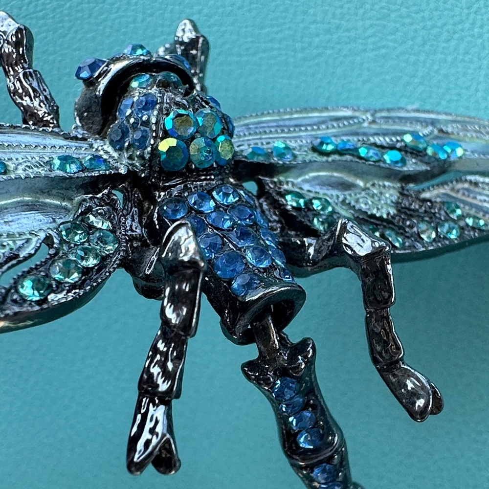 Blue Crystal Articulated Tail Sparkly Dragonfly Decorative Accent Pin Brooch - Picture 5 of 9